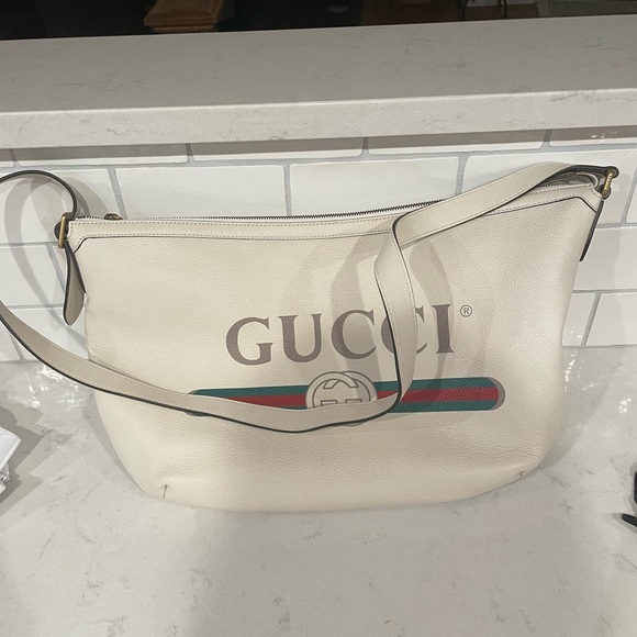 Beautiful Gucci half moon leather hobo bag. Like new! Perfect condition - Picture 7 of 9